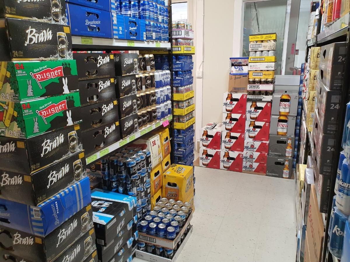 Sundre Motor Inn Eksteriør billede