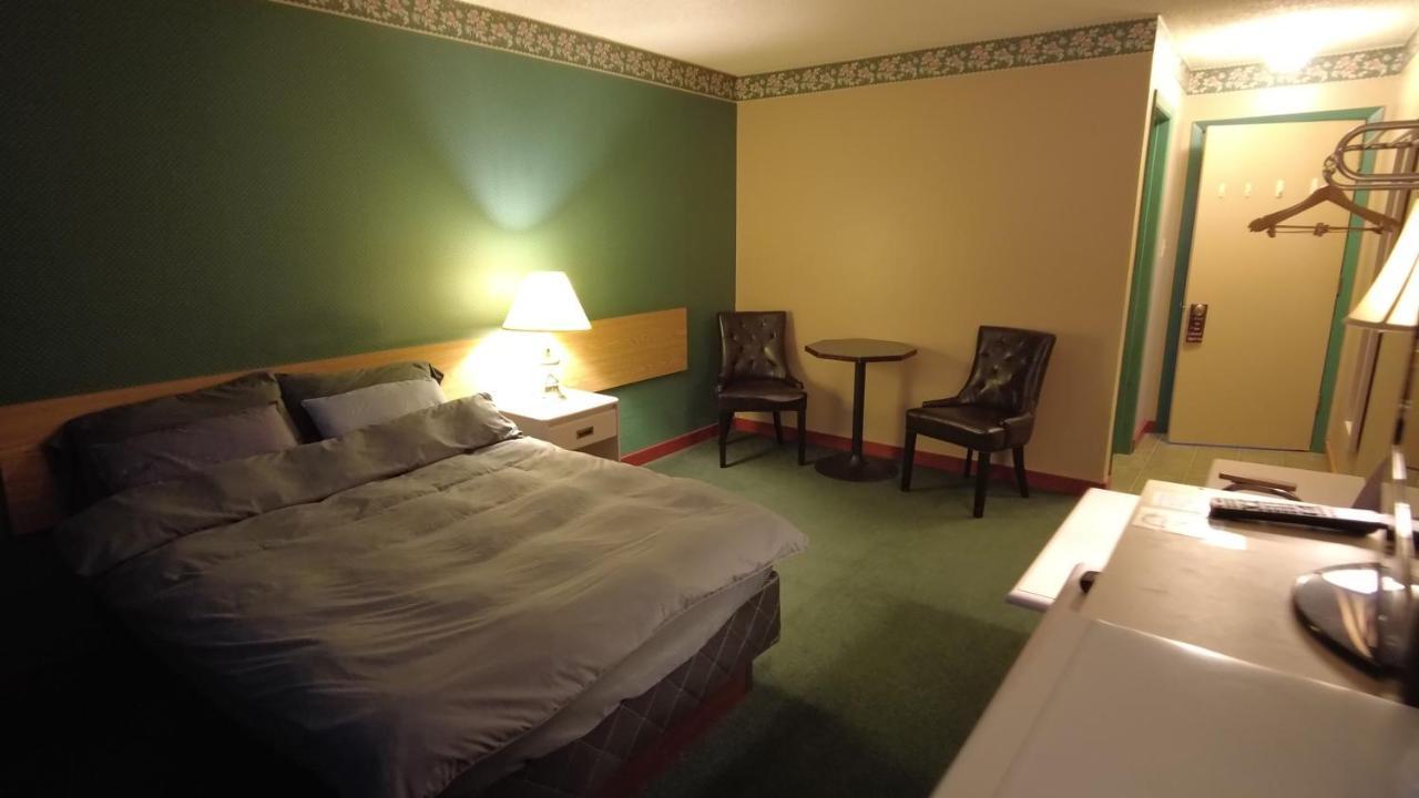 Sundre Motor Inn Eksteriør billede